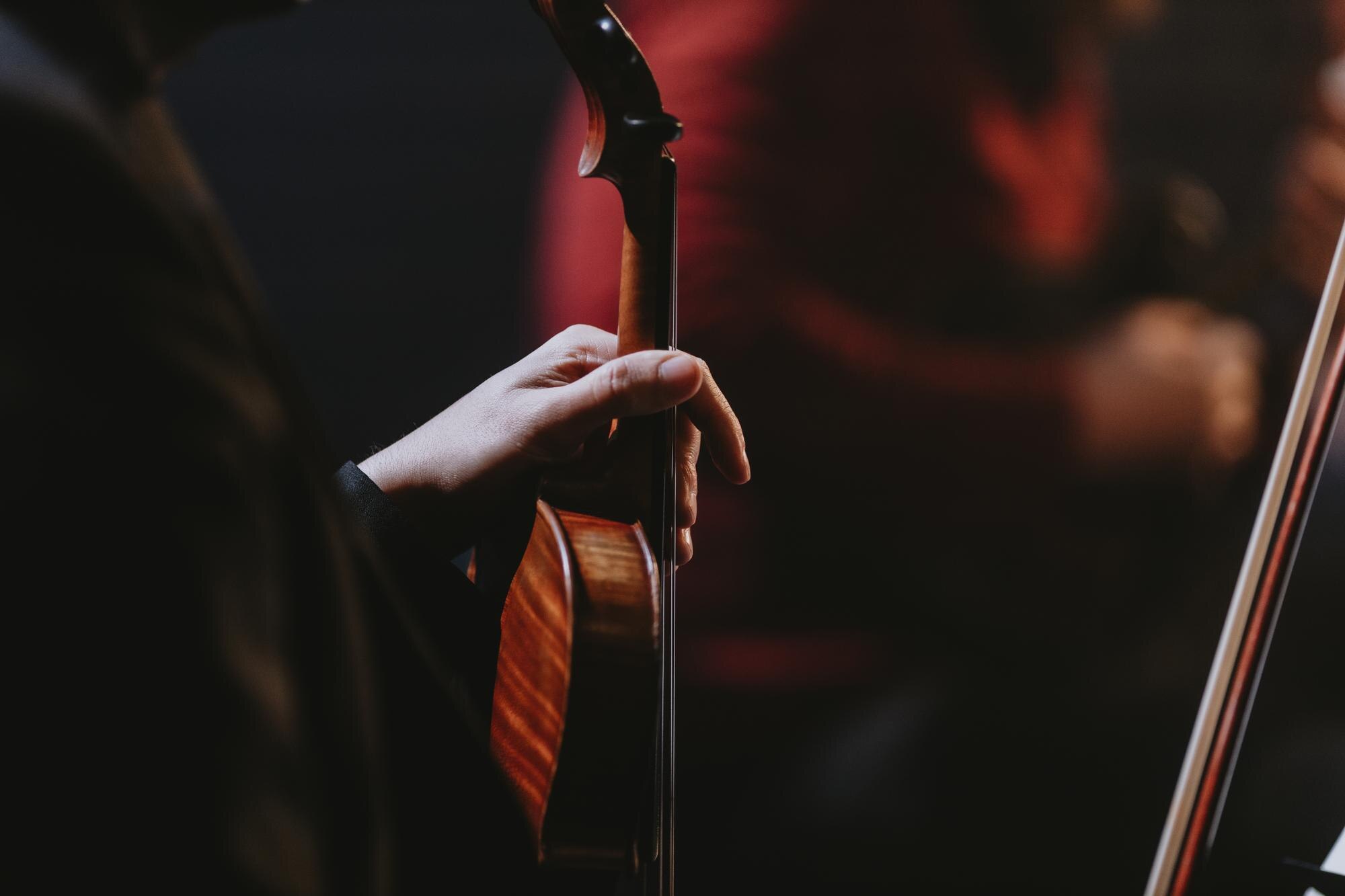instrument hand